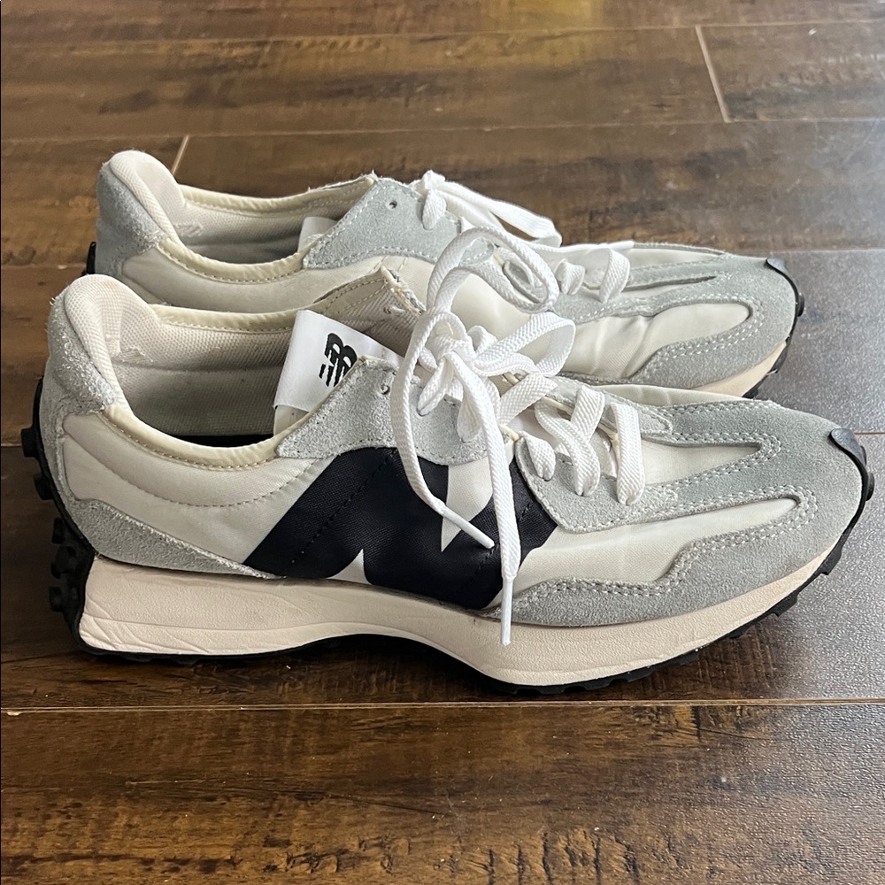 New Balance 327
